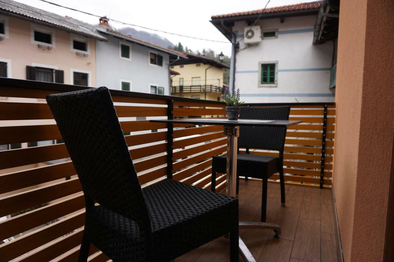 Rooms And Apartment Soca Kobarid Esterno foto